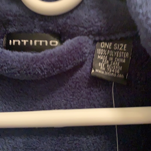 Robe - Picture 4 of 5